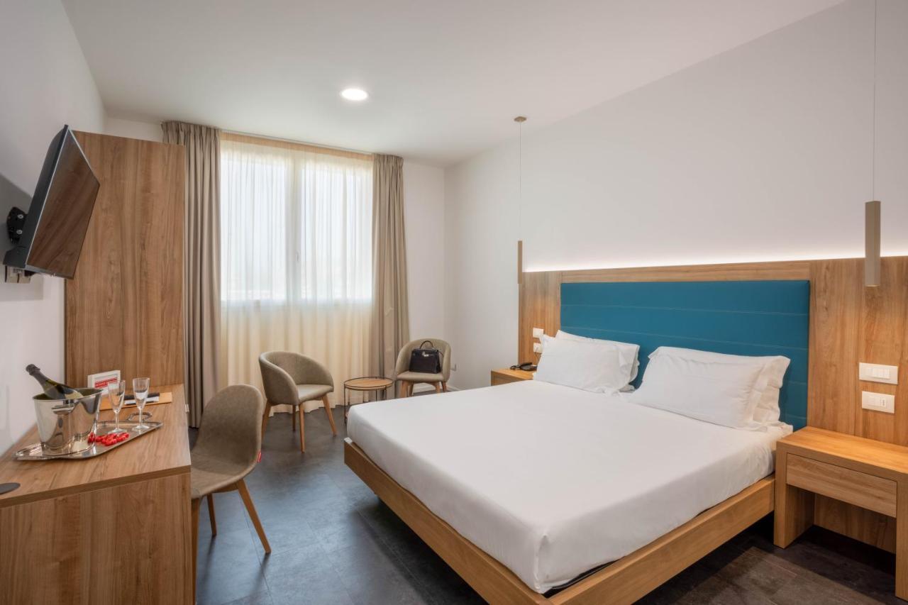 V Hotel 안코나 외부 사진